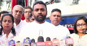 News Room : මහින්ද, රනිල් ඇවිදගන්න බැරිව මග වැටි වැටී දෙකට තුනට වකුටු වෙලා ලෝක විහිළුවක් වෙන්න එපා… ~
