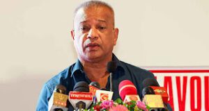 News Room : රාජ්ය සේවකයෝ හොරකම් කරනවා… අහිංසක අපි බැනුම් අහනවා…! – ඇමති ලාල්කාන්ත… ~