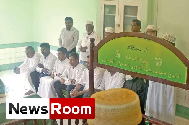 News-Room-දිලිත්-ජයවීර-කළුවැල්ලේ-මුස්ලිම්-දේවස්ථානයට-ගොස්-ආශිර්වාද.jpg
