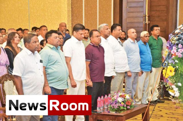 News-Room-මේ-රට-ගොඩනැඟිය-හැකි-නායකත්වය-හිමි-රනිල්ට.jpg