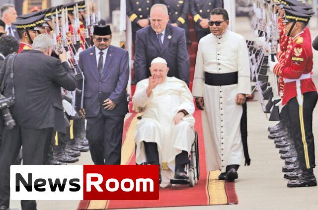 News-Room-දැඩි-ආරක්ෂාව-මැද-පාප්-වහන්සේ-ඉන්දුනීසියාවේ-ඓතිහාසික.jpg