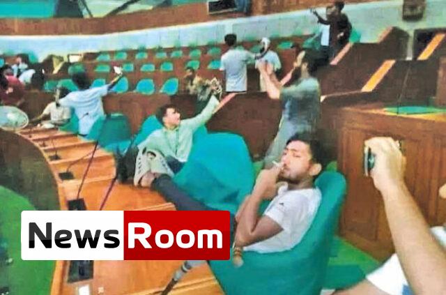 News-Room-ශිෂ්x200dය-විරෝධතා-අතරතුර-බංග්ලාදේශ-පාර්ලිමේන්තුවෙන්-ටකා-ලක්ෂ.jpg