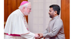 News Room : පාප් තුමන් ලංකාවට…