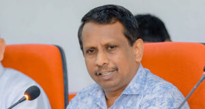 News Room : මගේ ලේකම්ගේ වාහනෙත් මග හිට්ටා.. කැඩුනු වාහනවලින් ගිහින් රට හදන්න බෑ…