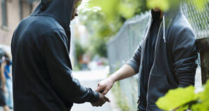 News Room : වකුගඩුවක් විකුණා කුඩු ගහයි…