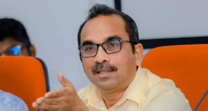 News Room : ෆේස්බුක් එකෙන් බනින්නේ කොන්දක් නැති අය.. සත පහකට ගණන් ගන්නෑ..