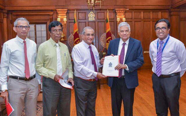 News Room : Presidential Expert Committee Submits Final Report on