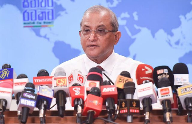News Room : Expert Committee Chief contradicts govt.’s claim –