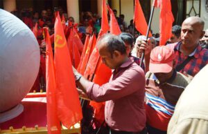 News Room : FSP asks Prez to probe killing of Wijeweera News Room FSP asks Prez to probe killing of