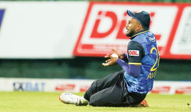 News Room : Spinners weave magic as Sri Lanka dominate
