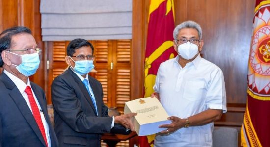 News Room : RTI Commission Chairman Upali Abeyratne Resigns