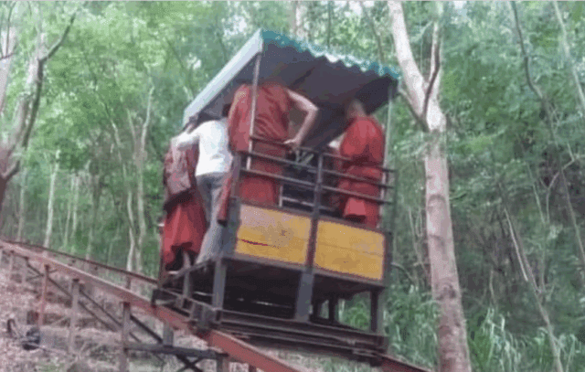 News Room : Na Uyana Cable Cart Mishap Claims Seven Monks’ Lives