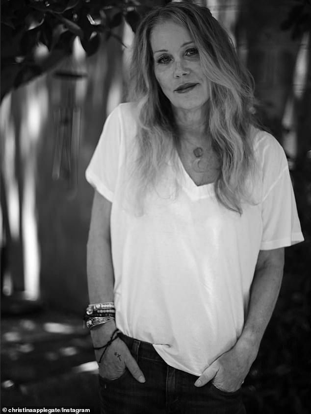 News Room : Christina Applegate makes ‘real, raw, honest’ debut on Instagram amid brutal MS battle