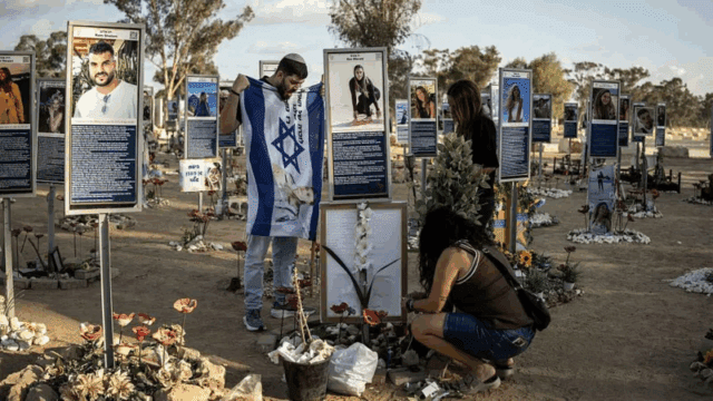 News Room : Israelis mark 7 October anniversary as talks