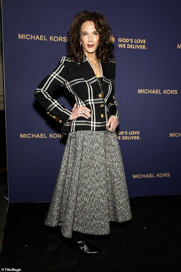 News Room : Lynda Carter, 74, is a real-life Wonder Woman as she radiates youthful glow at charity gala