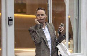 News Room : Stella McCartney left looking irritated after Julia Roberts makes her wait for her beauty treatment at luxury celebrity clinic News Room Stella McCartney left looking irritated after Julia