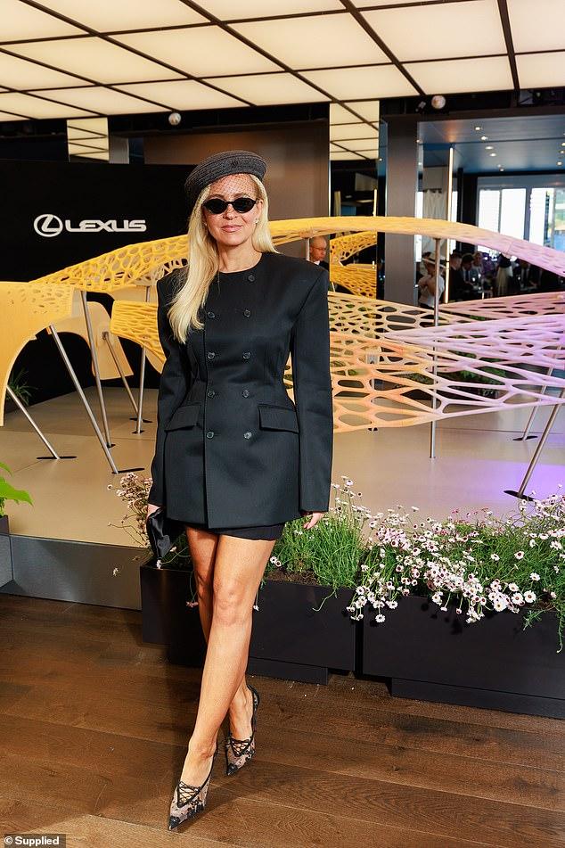 News Room : Carrie Bickmore and Lee Elliot put romance rumours to bed as they both attend Derby Day separately