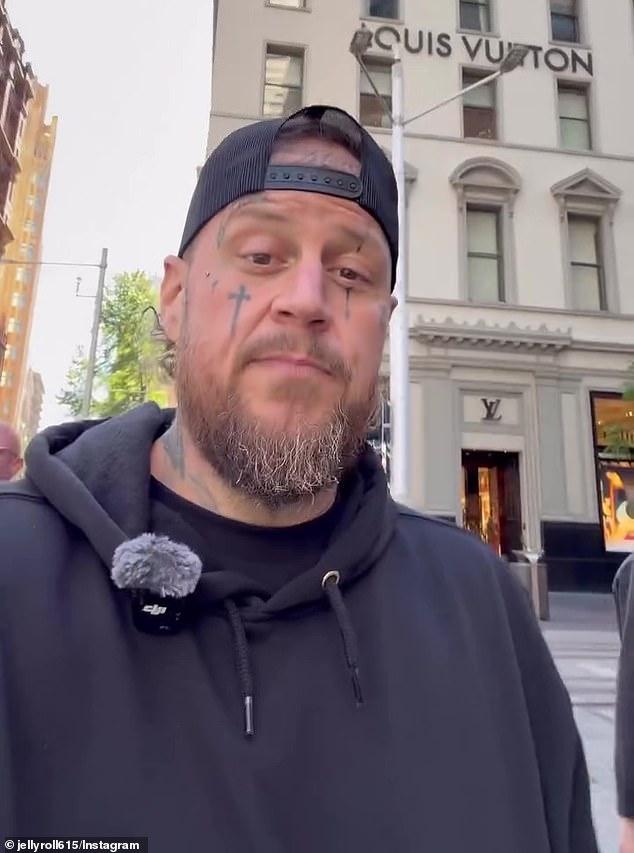 News Room : Everyone is saying the same thing about Jelly Roll complaining he was ‘treated like a criminal’ at Louis Vuitton