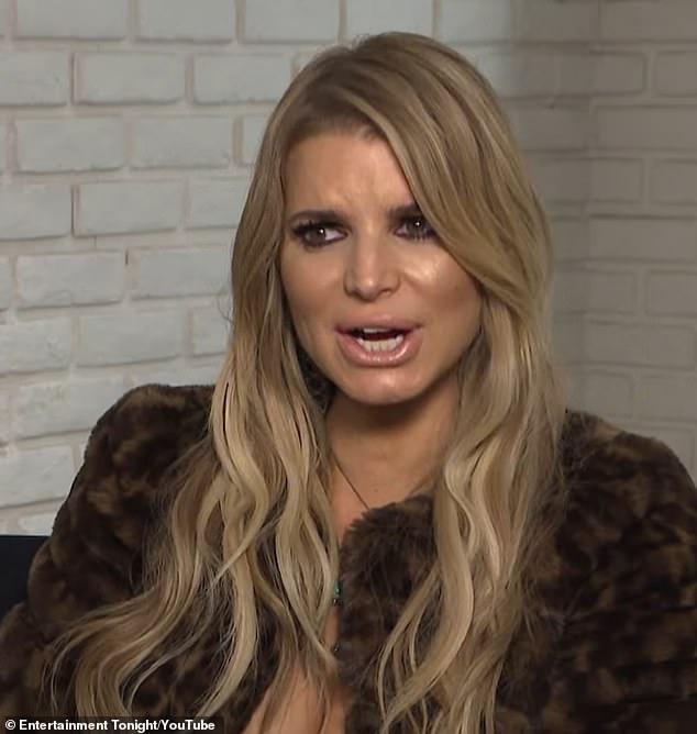 News Room : Jessica Simpson reveals Ashton Kutcher's bizarre reaction
