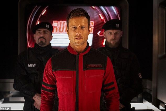 News Room : Running Man reviews: Glen Powell is branded ‘Tom Cruise’s successor’ but critics blast ‘anticlimactic’ ending of the Arnold Schwarzenegger remake