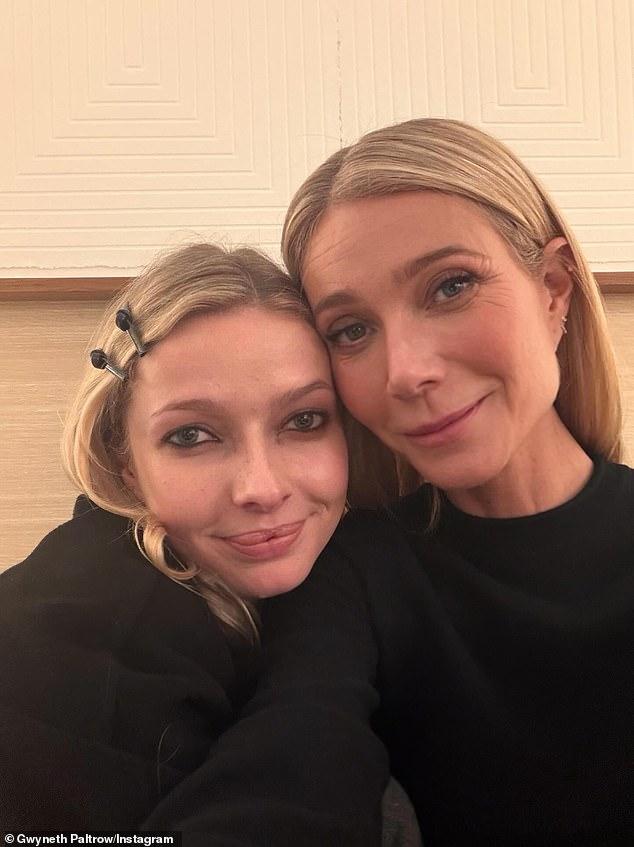 News Room : Gwyneth Paltrow poses with lookalike daughter Apple Martin after making singing comeback