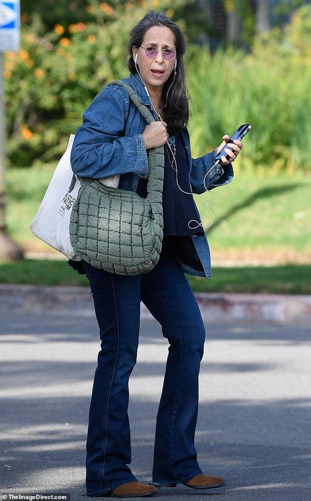 News Room : Hollywood actress who starred with late Matthew Perry on Friends is seen on rare LA outing… can you guess who?