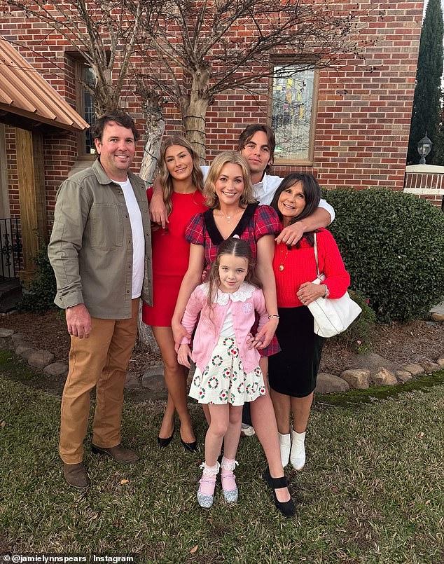 News Room : The ‘sucker punch to the gut’ Britney Spears dealt her family over Christmas: Insiders reveal why there’s still ‘hope of reconciliation’ even after THAT Instagram post