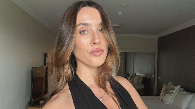 News Room : Happy New Year! Australian TV Presenter, 53, Stuns Fans with Confident Beach Style and Bold Dating Comments