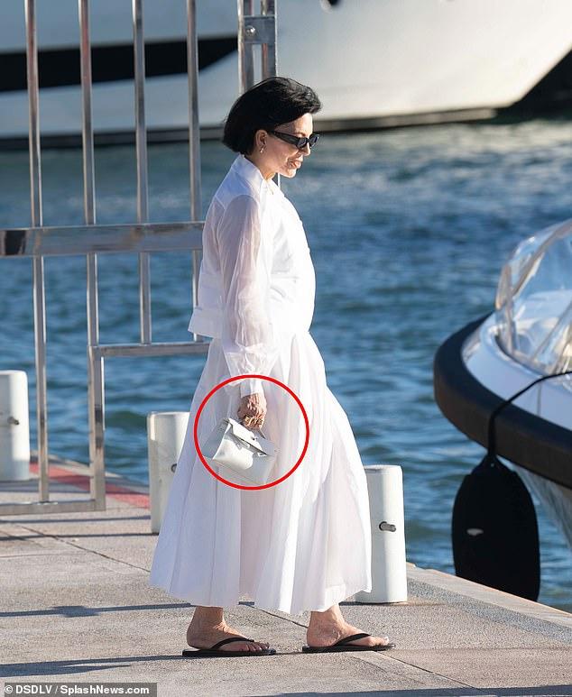 News Room : Inside Kris Jenner's extremely risky surgery to