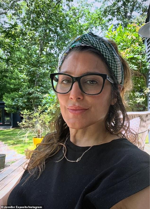 News Room : Jennifer Esposito tearfully moves out of the