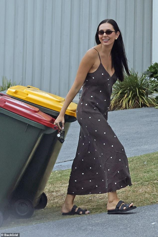 News Room : Photos reveal unexpected twist for Tess Crosley and husband after Lachie Neale affair blew their marriage apart – as telling ‘like’ hints at thawing relations with Jules