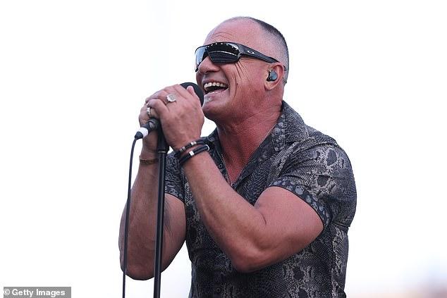 News Room : Shannon Noll doesn’t look like this anymore! Australian Idol star shows off freshly shorn head as he entertains A-League fans in Newcastle