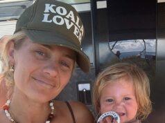 News Room : Elyse Knowles slammed for posting photos of her daughter, one, unclothed and covered in chickenpox on Instagram: ‘What was she thinking?’