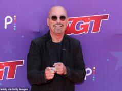 News Room : Howie Mandel now REGRETS apology to Kelly Ripa after awkward on-air exchange over his appearance