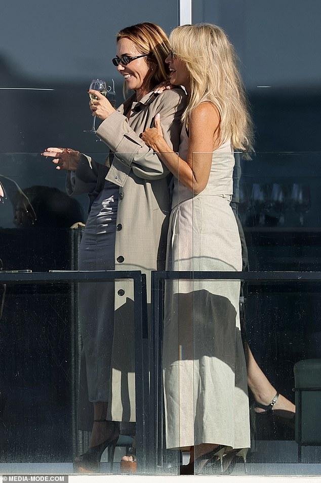 News Room : Jackie O's ciggie summit: New boyfriends, buried