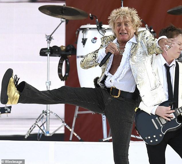 News Room : Rod Stewart, 81, proves he is as