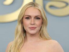 News Room : Lindsay Lohan, 39, baffles fans with ‘unrecognizable’ appearance at Disney Upfronts event… reigniting plastic surgery rumors