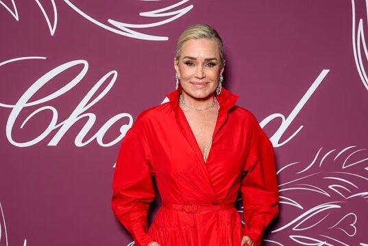 News Room : Gigi and Bella Hadid’s mother Yolanda, 62, is engaged to real estate developer a year after breakup News Room Gigi and Bella Hadids mother Yolanda 62