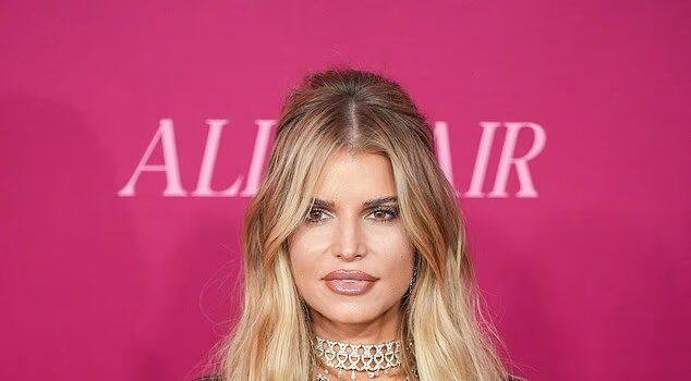 News Room Jessica Simpson says she was pressured to