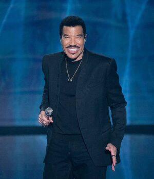 News Room Lionel Richie 77 cuts concert short after