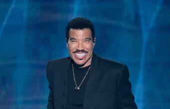 News Room Lionel Richie 77 cuts concert short after