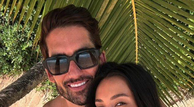 News Room : MAFS’ ‘hottest bride ever’ Evelyn Ellis and boyfriend Duncan James fuel speculation they have split as she lives it up in Europe without him News Room MAFS hottest bride ever Evelyn Ellis and