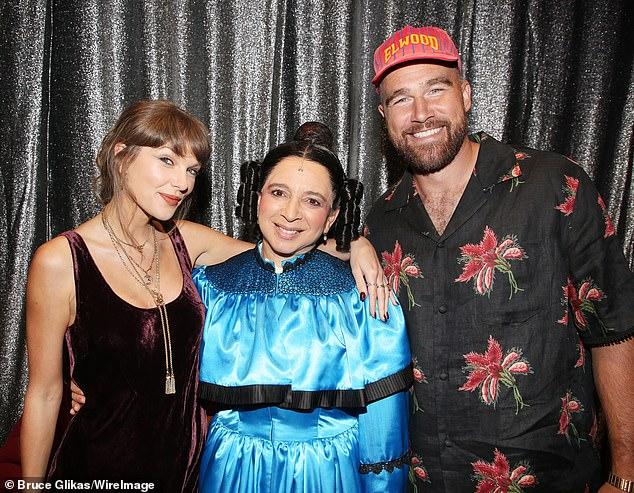 News Room : Taylor Swift and Travis Kelce take Broadway!