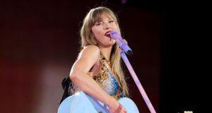 News Room : Taylor Swift tears up delivering 21-MINUTE speech as she becomes youngest woman EVER to be inducted into Songwriters Hall Of Fame