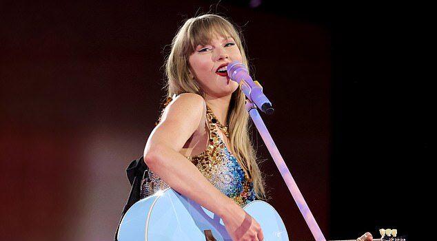 News Room Taylor Swift tears up delivering 21 MINUTE speech