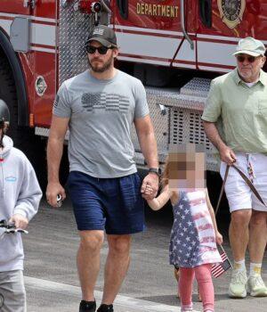 News Room : Chris Pratt and Katherine Schwarzenegger surface with kids at July 4th parade after Anna Faris’ shock divorce disclosure News Room Chris Pratt and Katherine Schwarzenegger surface with