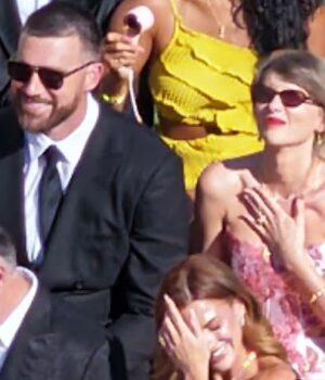 News Room Taylor Swift flaunts new wedding ring as
