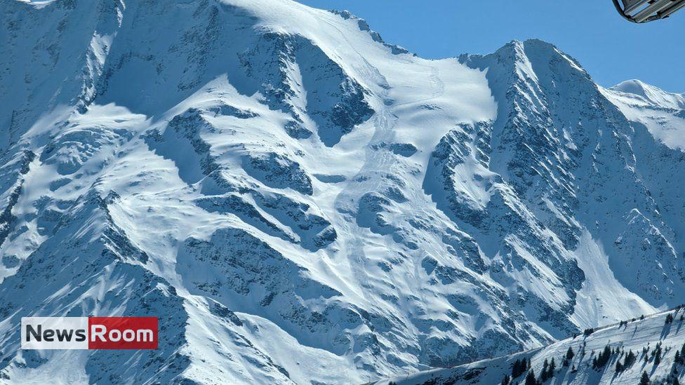 News Room : Four killed in Armancette glacier avalanche