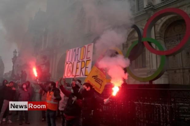 News Room : French court approves Macron’s plan to raise