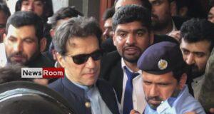 News Room : Imran Khan leaves court after being granted bail